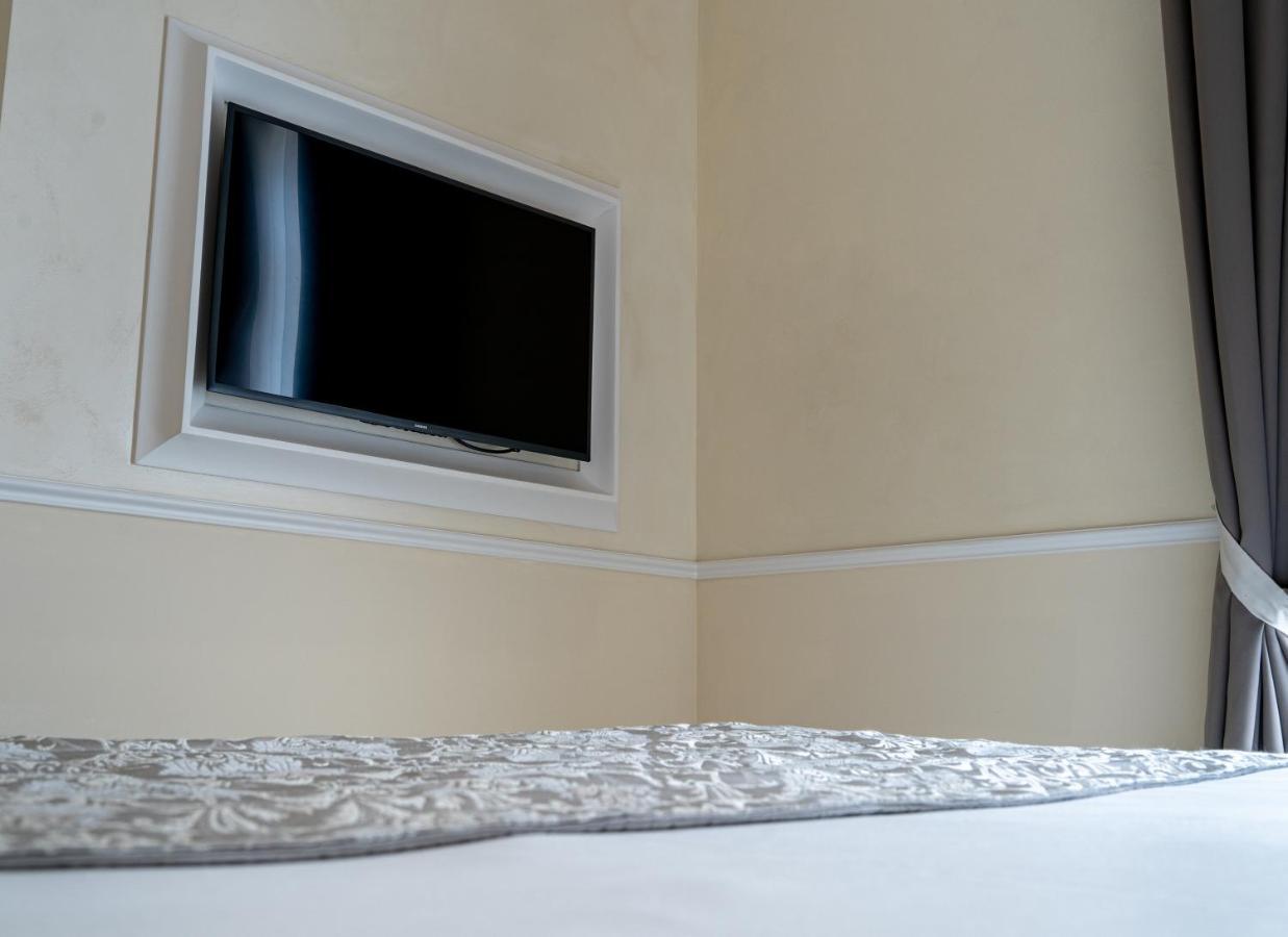 Deluxe Junior Suite with Spa Access,643669182:JPEG